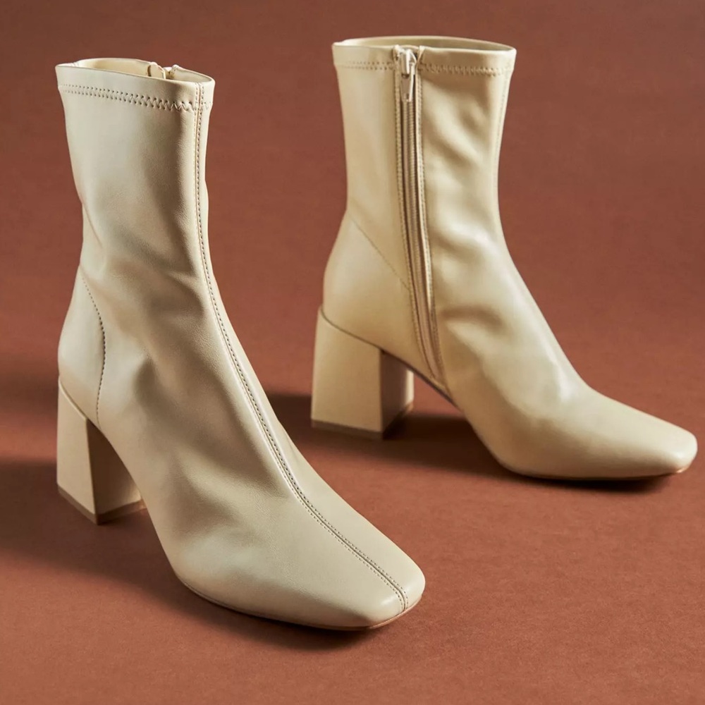 Spring Refresh 🌸 
Silent D Carina Heeled Ankle Boots - Ivory